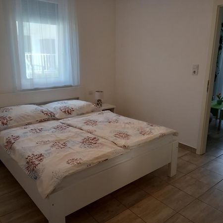 Mosonmagyaróvár Orchidea Apartman מראה חיצוני תמונה